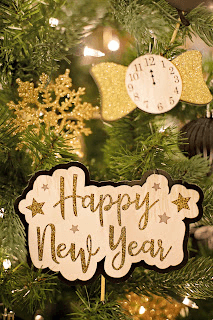 Happy New Year Best Hindi Shayari | नव वर्ष की खूबसूरत शायरी Shayari Metro Happy New Year Best Hindi Shayari | नव वर्ष की खूबसूरत शायरी Shayari Metro